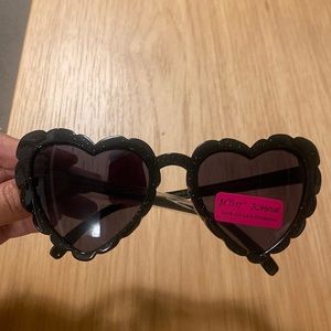 BETSEY JOHNSON Heart ❤️ Shaped Sunglasses-Black with Silver Glitter🕶️NEW